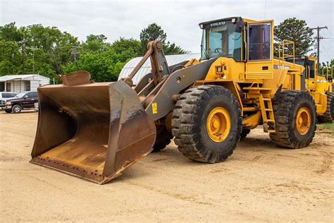 used rubber tired loaders